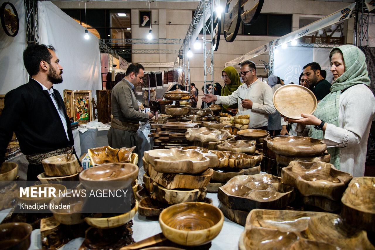 نمایشگاه صنایع دستی در مدرسه هدایت ارومیه دایر می شود