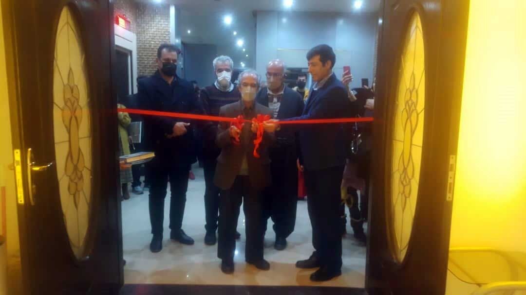 نمایشگاه نقاشی هنرمند سنندجی گشایش یافت