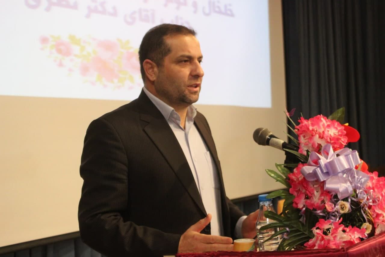 نماینده خلخال: دست دولت برای اجرای قانون رتبه بندی معلمان باز است