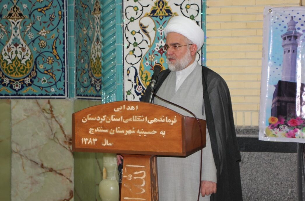 نماینده ولی فقیه در کردستان: امید و وحدت را در جامعه گسترش دهیم