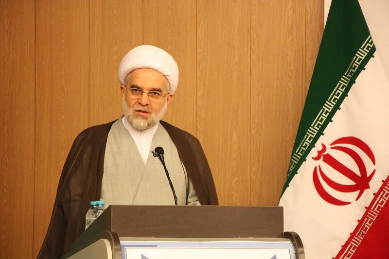 نماینده ولی فقیه در کردستان: قاریان قرآن بیشتر حمایت شوند