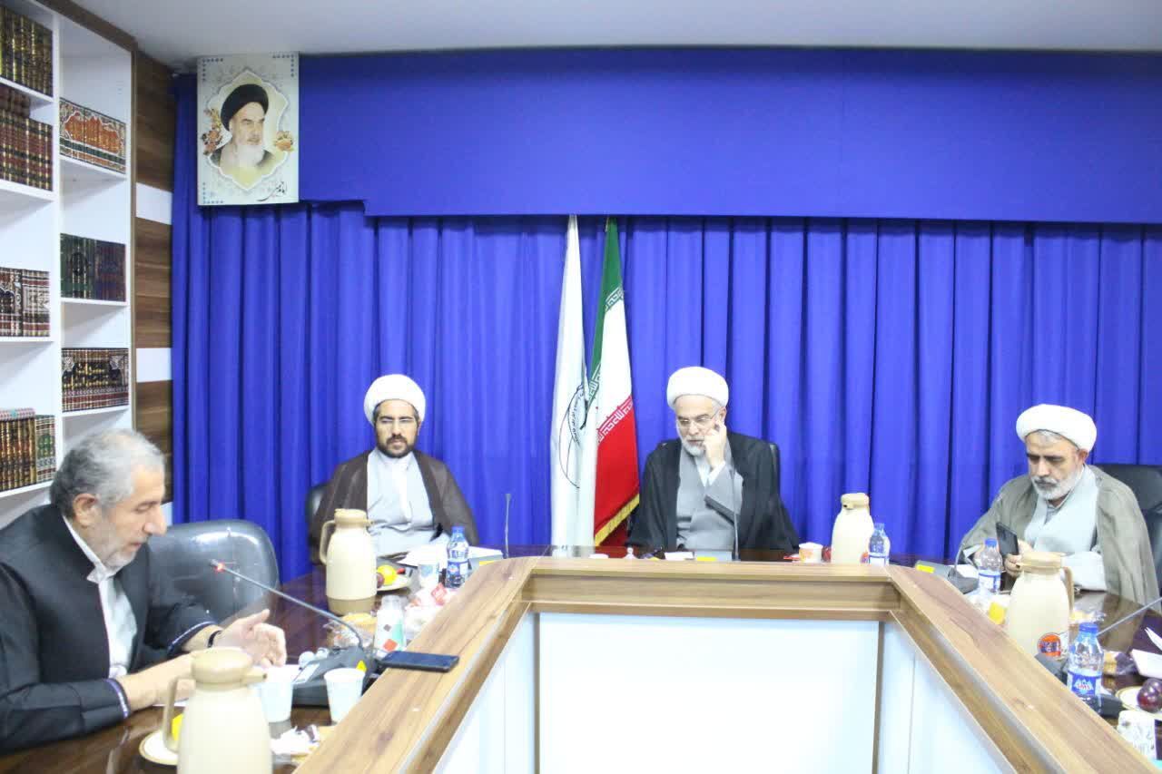 نماینده ولی فقیه در کردستان: ماموستاها نقش کلیدی در برقراری آرامش و روشنگری مردم دارند