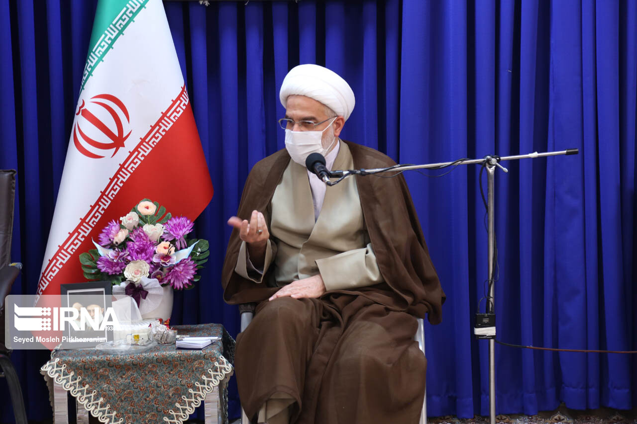 نماینده ولی فقیه در کردستان: کار جهادی خدمت بدون منت است