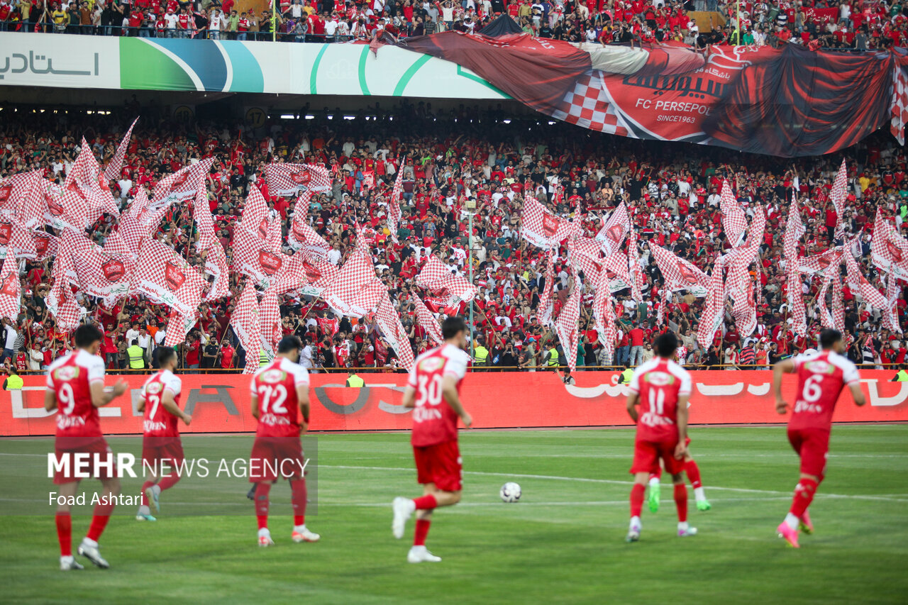 نمره منفی پرسپولیس در فصل نقل و انتقالات/ فضا مسموم
است