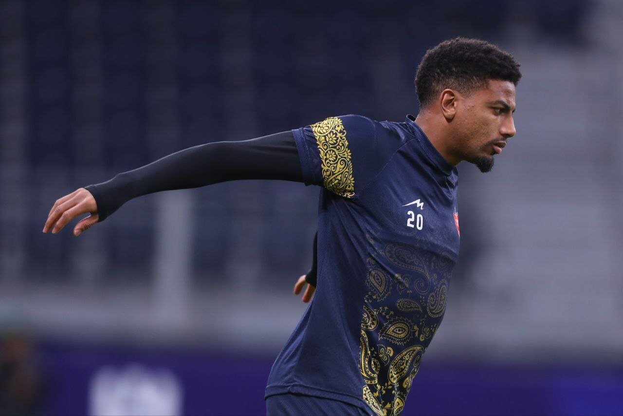 نه مراکش نه هیچ تیم دیگری؛ مدافع پرسپولیس فعلا پیشنهادی ندارد