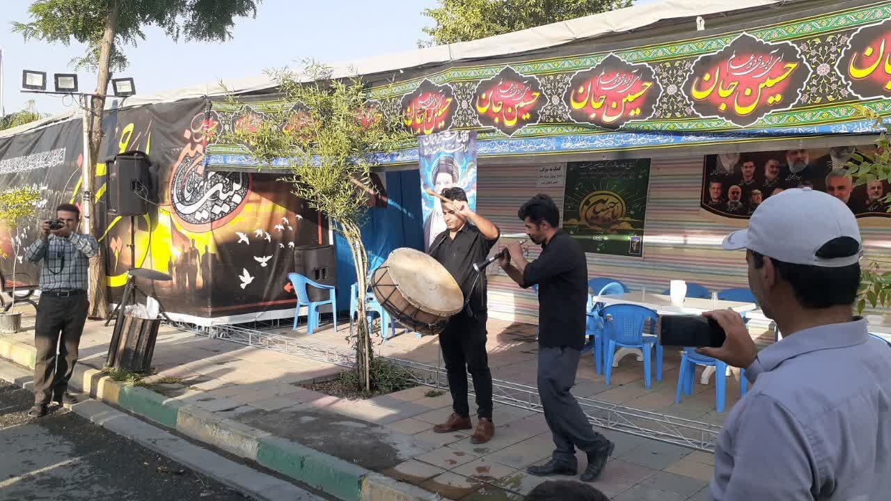 نوای چمری در موکب‌های اربعین کامیاران طنین‌انداز شد