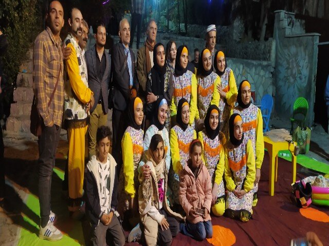 نوجوانان هنرمند زیباییهای تئاتر را به تصویر کشیدند