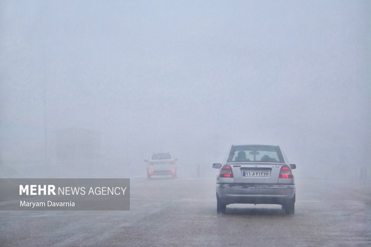 نویدنیا: مه غلیظ دید افقی را در جاده‌های مهاباد کاهش داد