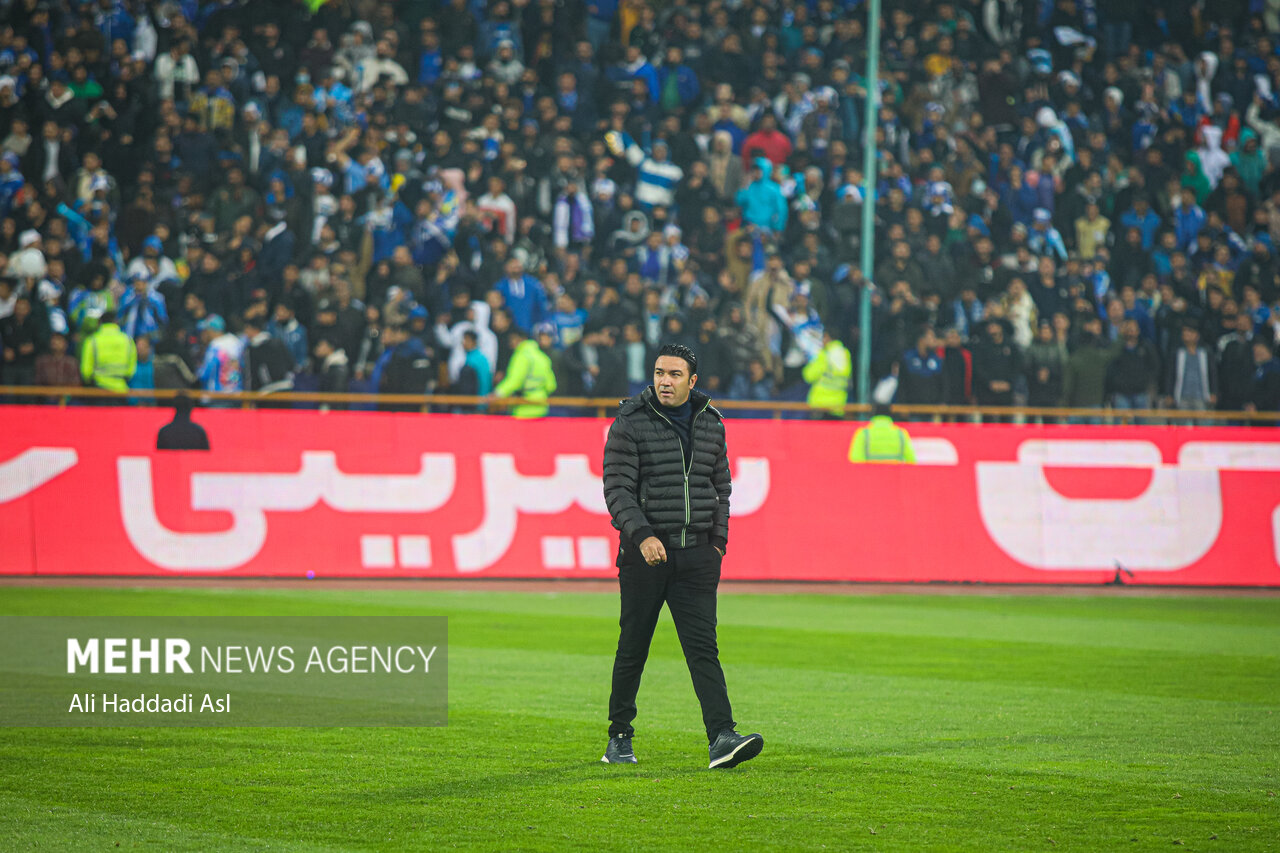 نکونام نشان داد مربی بزرگی است/ پرسپولیس دنبال بهانه جویی
است