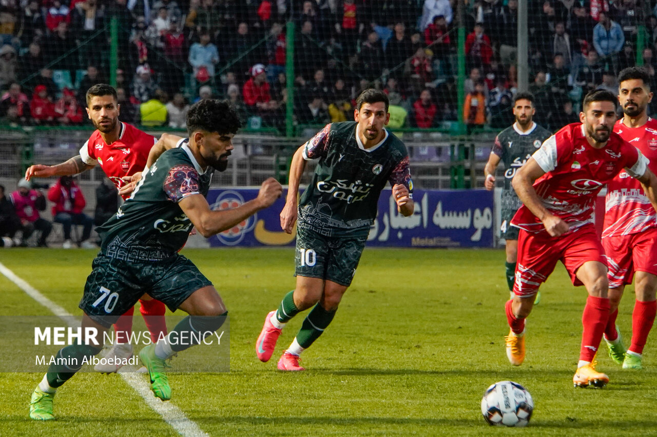 نگاهی به ناکامی پرسپولیس برابر ذوبآهن؛ از تاکتیکهای ناکارآمد تا جنجالهای داوری