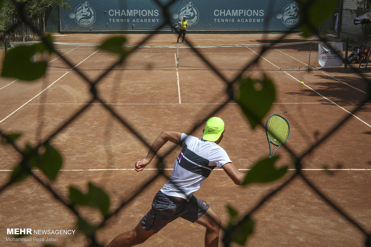نگاهها به تنیس تجاری است/ لزوم تغییر سطح مسابقات جهانی در ایران