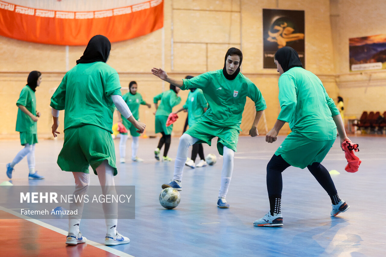 نگرانی برای فوتسال زنان در جامجهانی/ تدارکات کم برای نبرد با غولها