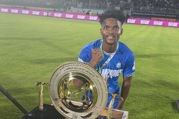 نگرانی هواداران برای یک بازیکن/ هافبک گابنی به استقلال بر میگردد؟