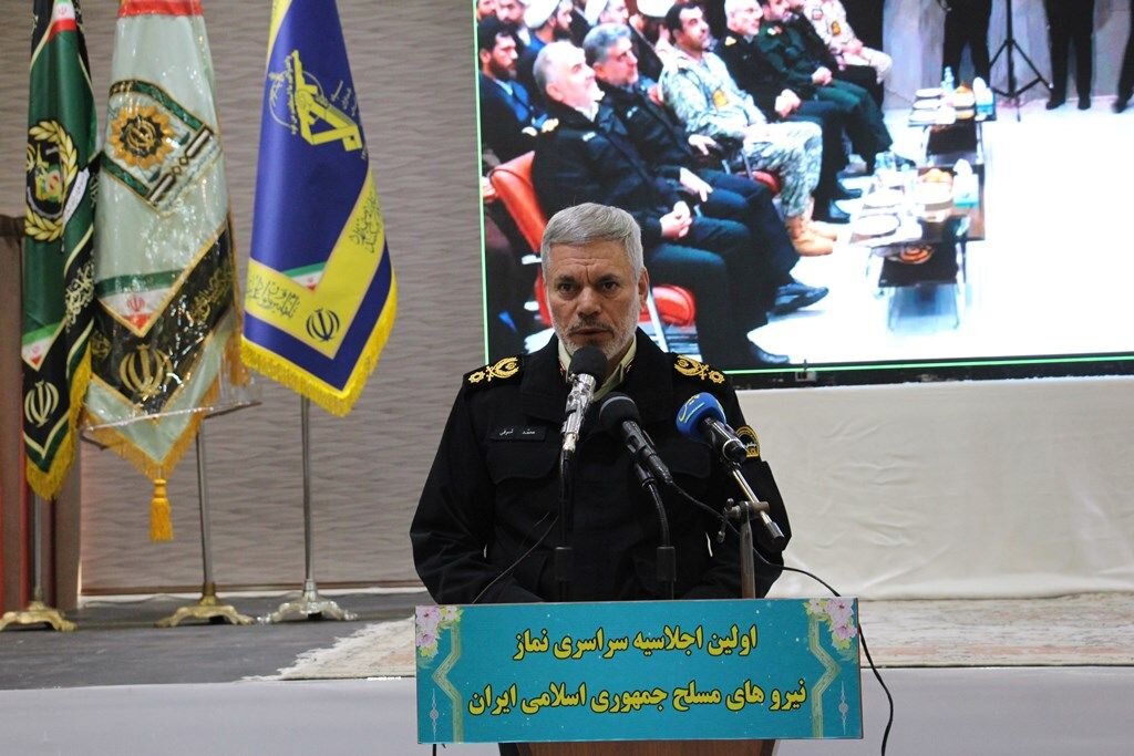 نیروهای مسلح پرچمدار ترویج و اقامه نماز هستند
