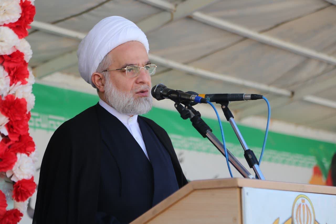 نیروی انتظامی تکیهگاه خوبی برای انقلاب و امنیت مردم است