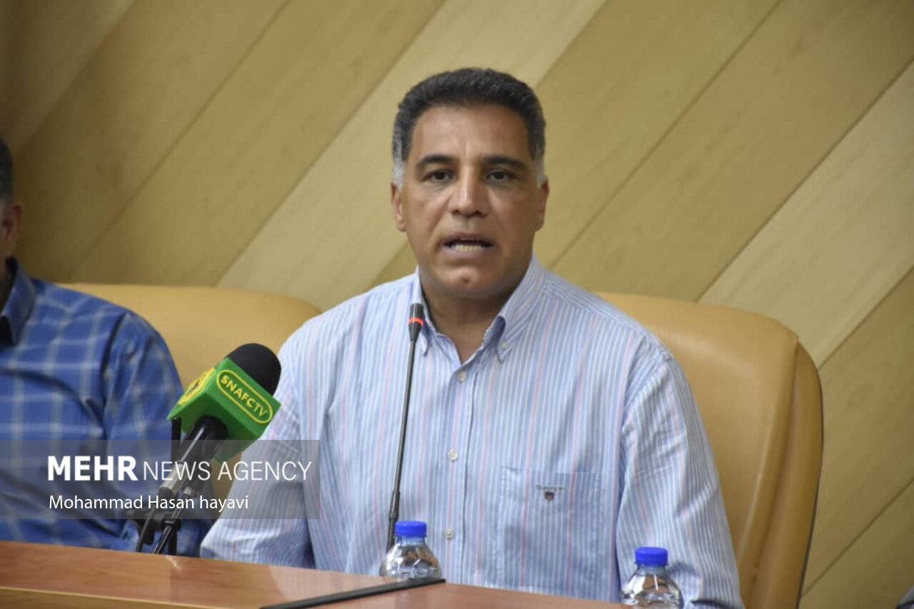 نیمکت تیم صنعت نفت آبادان پر نیست