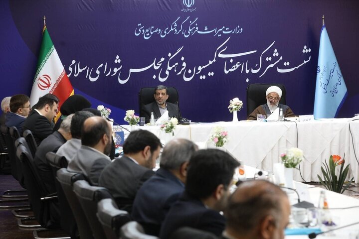 نیمی از مردم دنیا می توانند بدون روادید به ایران سفرکنند