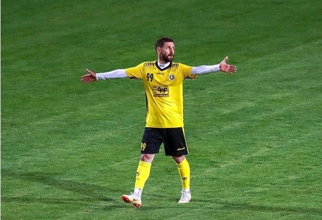 هافبک سپاهان به فولاد خوزستان پیوست