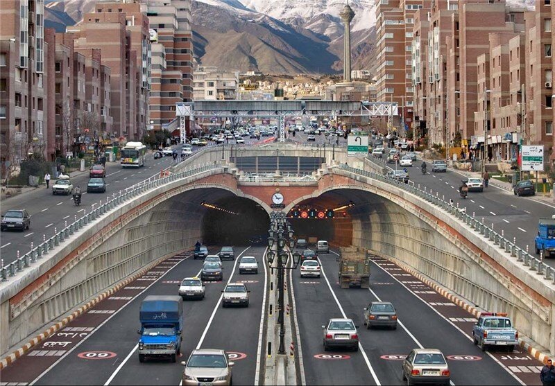 هر دو مسیر تونل نیایش تهران امشب مسدود است