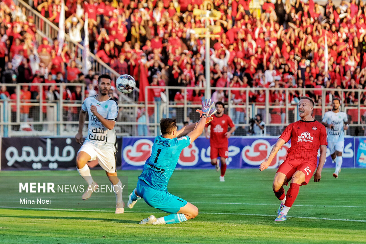 هفته جنجالی و پرحادثه لیگ برتر؛ ناکامی سرخابی‌ها و بازگشت تراکتور