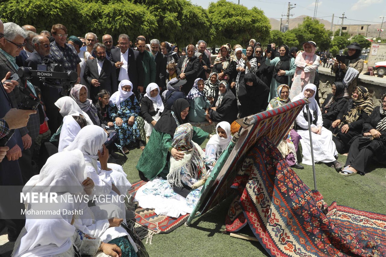 هفتهای برای صنایعدستی با برنامههای ملی/نگرانی برای یک اثرملی