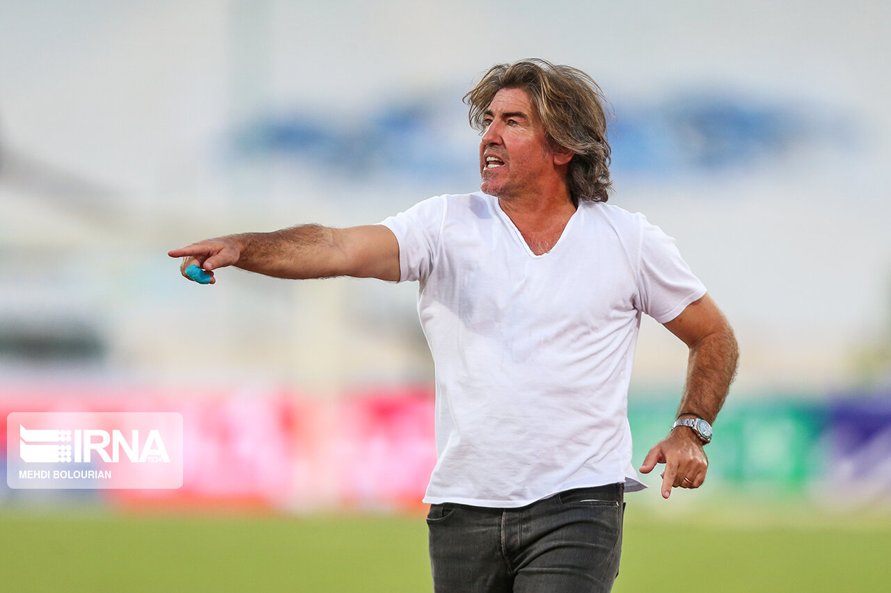 هلال احمر موضوع اقدام خارج از عرف سرمربی استقلال را از مراجع ذیصلاح پیگیری میکند