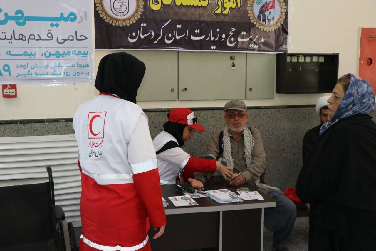 هلال احمر کردستان به ۷۵۰۰ زائر اربعین خدمات امدادی ارائه کرد