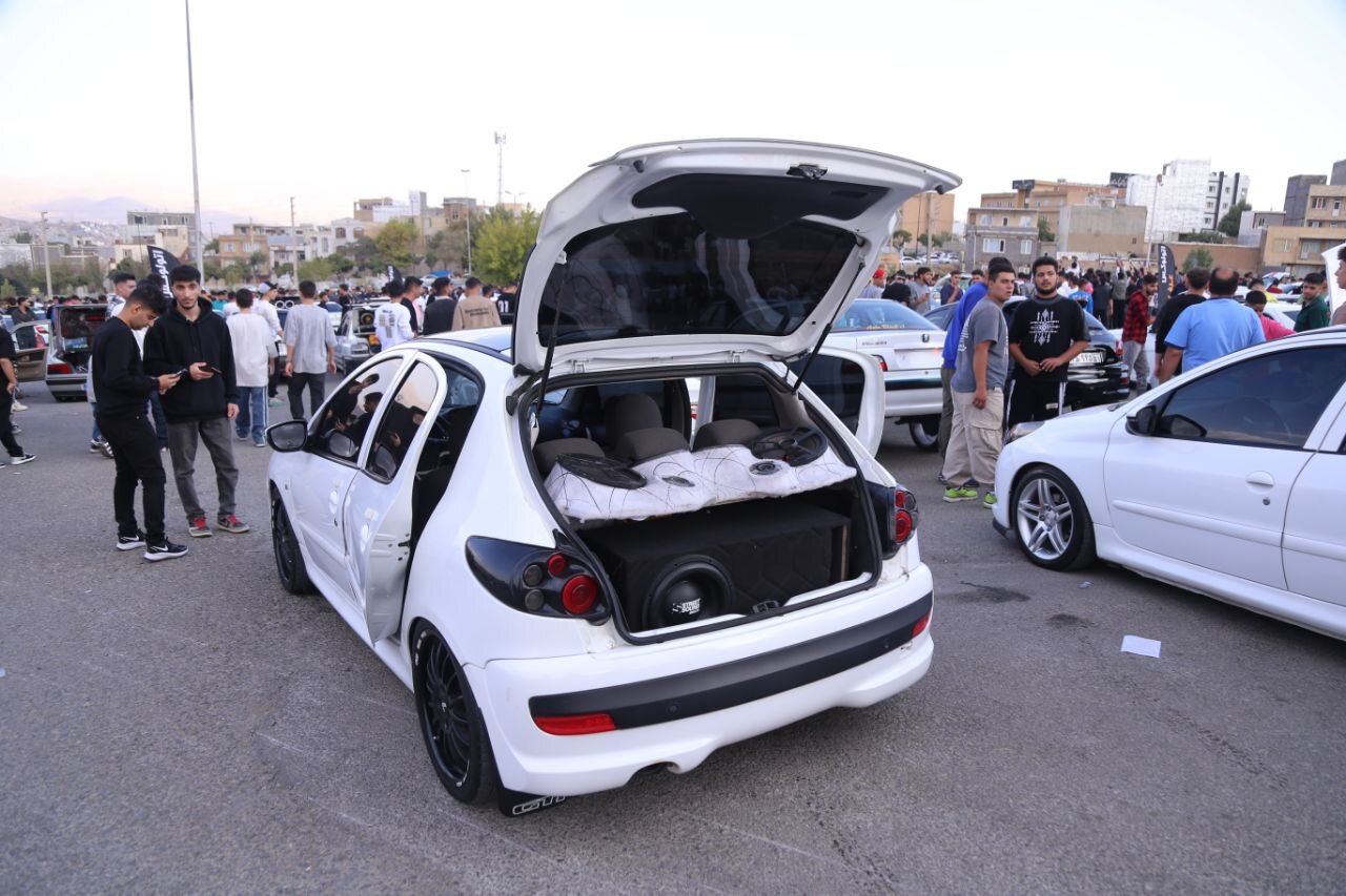 همایش بزرگ اتومبیل‌رانی در سنندج برگزار شد