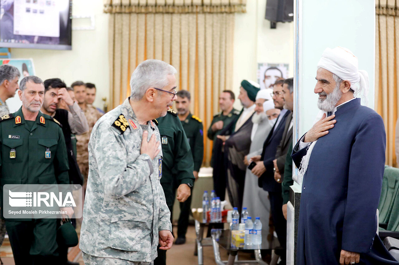 همایش پرچمداران دین و اندیشه کردستان