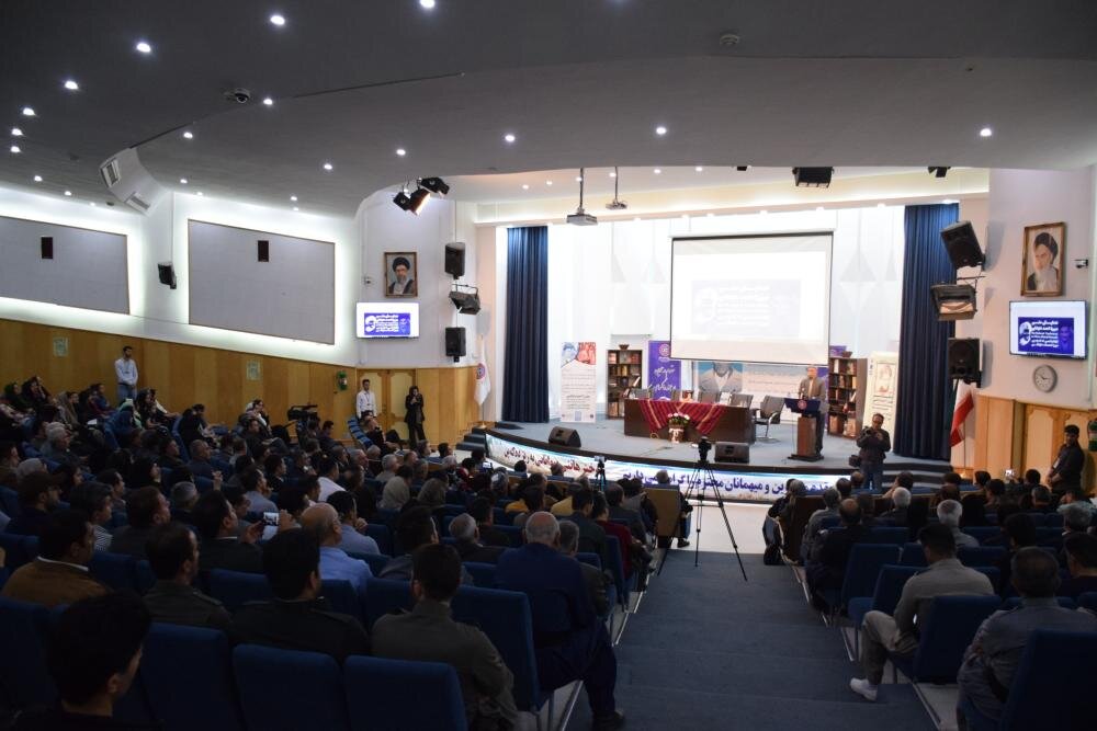 همایشی برای «میرزا احمد داواشی» شاعر کرد زبان در دانشگاه کردستان