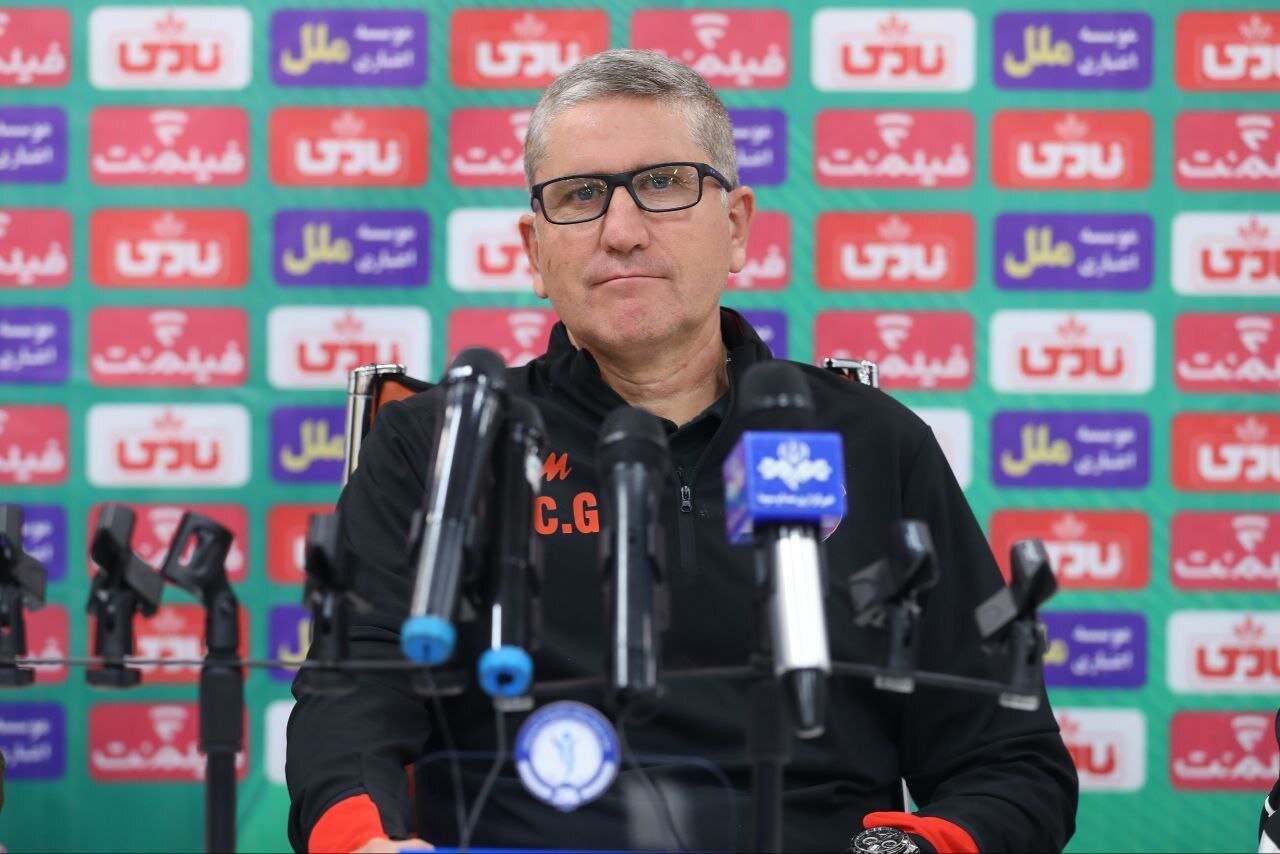 همه بازیکن ها نمی توانند بازی کنند/ گل گهر سختکوش است