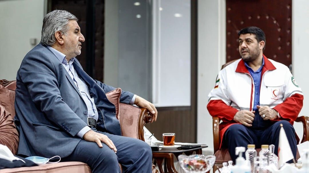 همکاری اساتید دانشگاه و جوانان هلال احمر برای تحقق گام دوم انقلاب