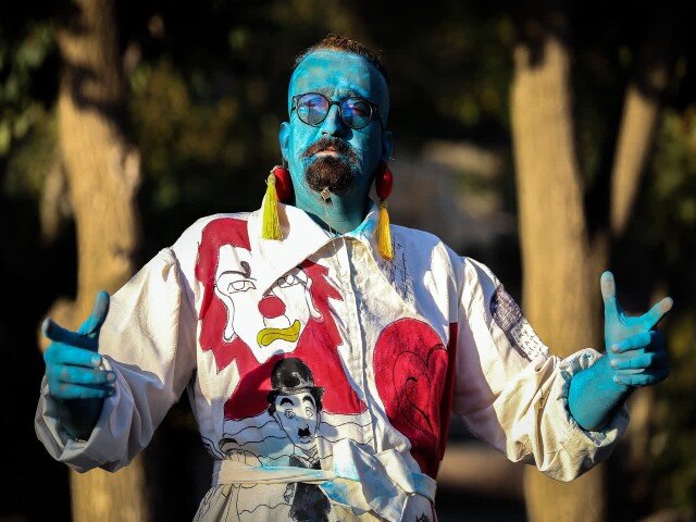 هنرمندان باید جنایات رژیم صهیونیستی را به تصویربکشند