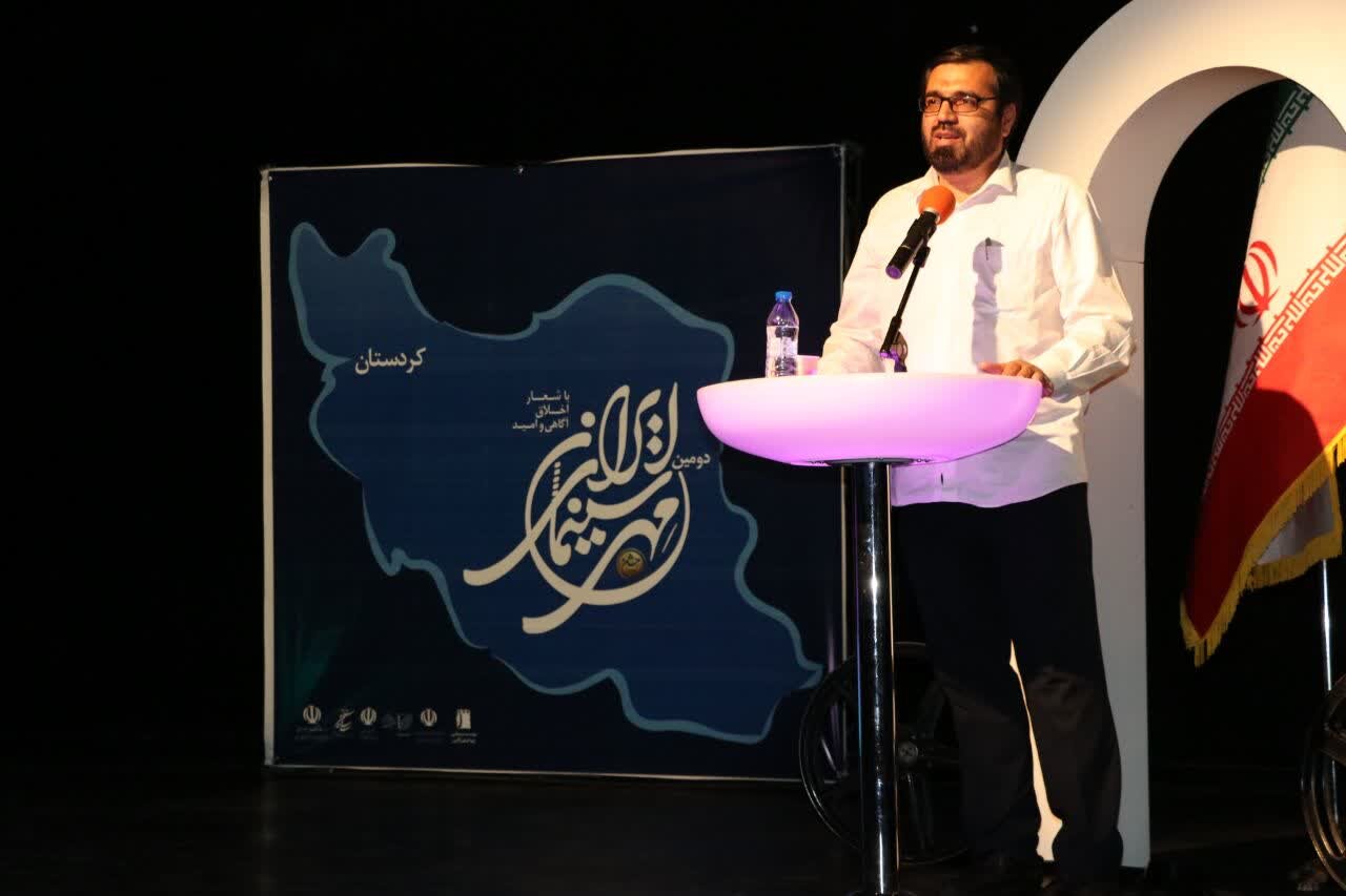 هنرمندان سینما در مراحل پیشرفت و توسعه جامعه تاثیرگذارهستند