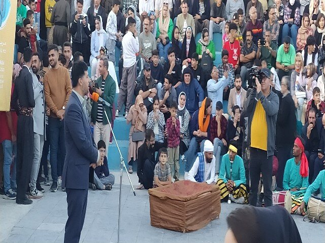 هنرمندان مفهوم بلند دفاع از فلسطین را منتقل کنند