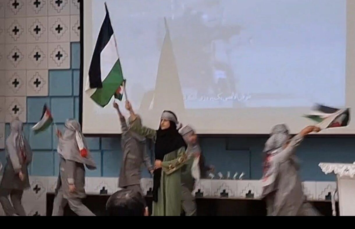 هنرنمایی دانش‌آموزان کردستانی در همایش مقاومت و نبرد دیجیتال در سنندج