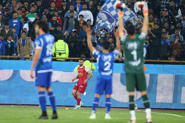 هواداران در فوتبال ایران هویت ندارند/ ورزشگاه آزادی خشونتزااست