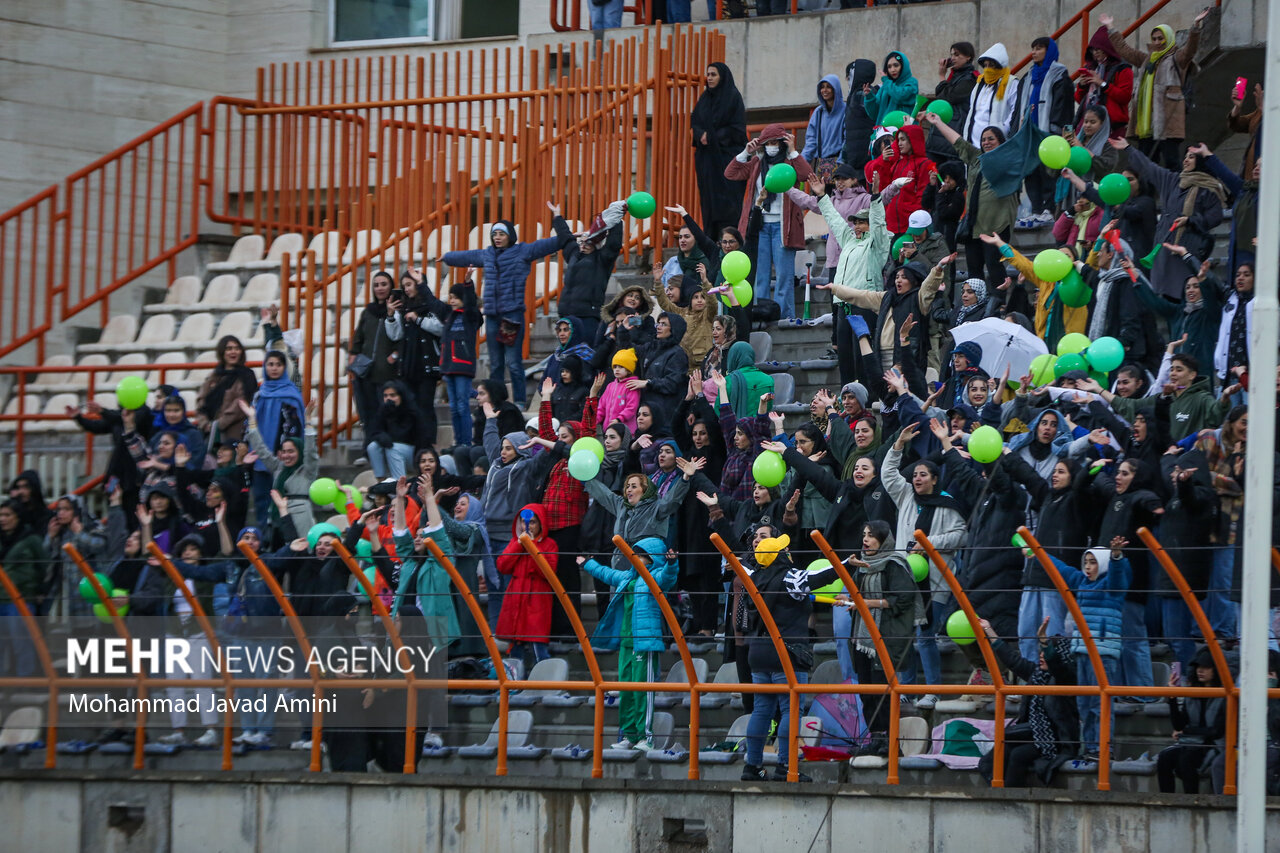 هواداران شمس آذر بازی با سپاهان را رایگان تماشامیکنند