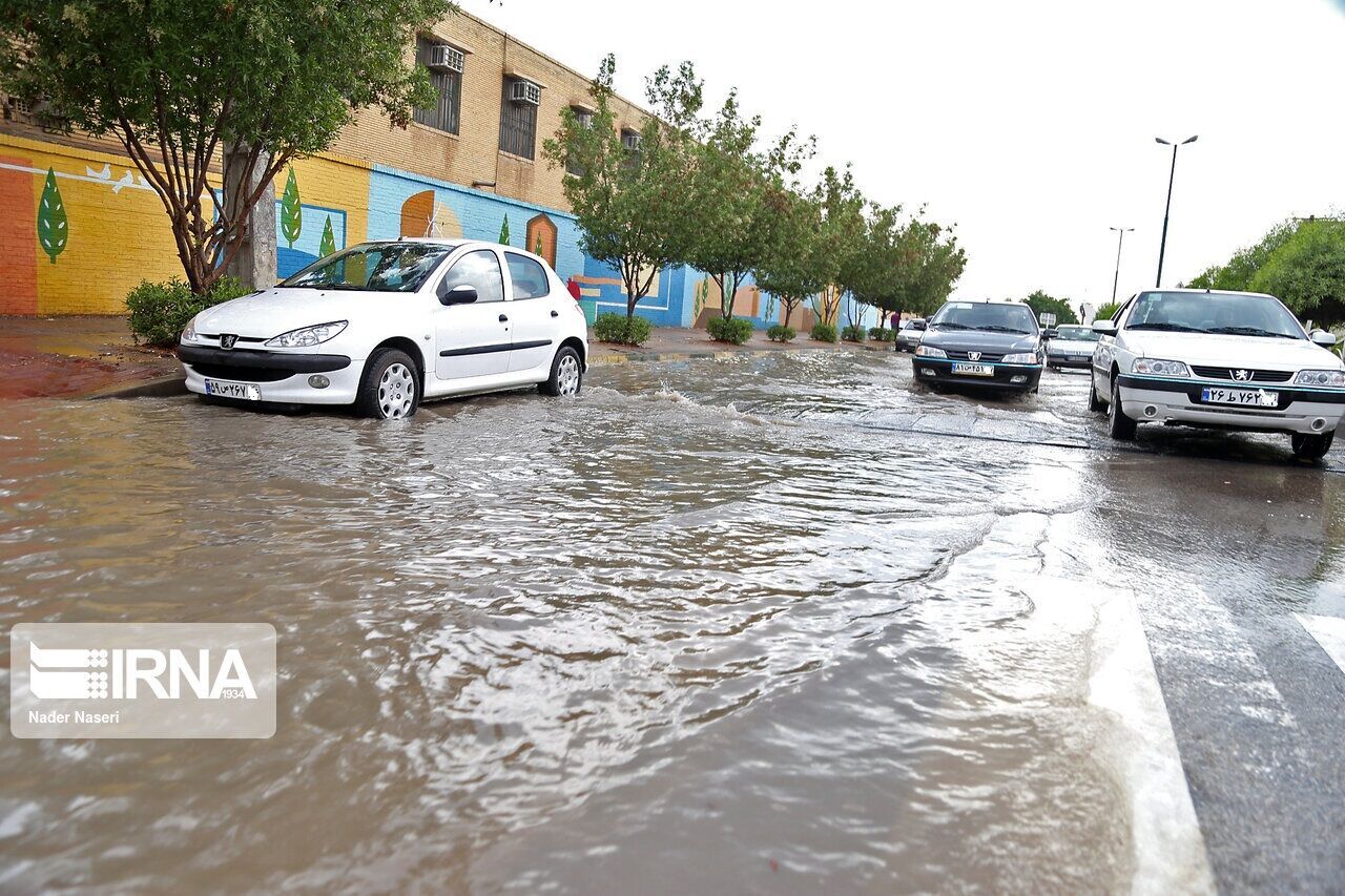 هواشناسی در باره جاری شدن روان‌آب و ریزش سنگ در جاده‌های کوهستانی مازندران هشدار داد