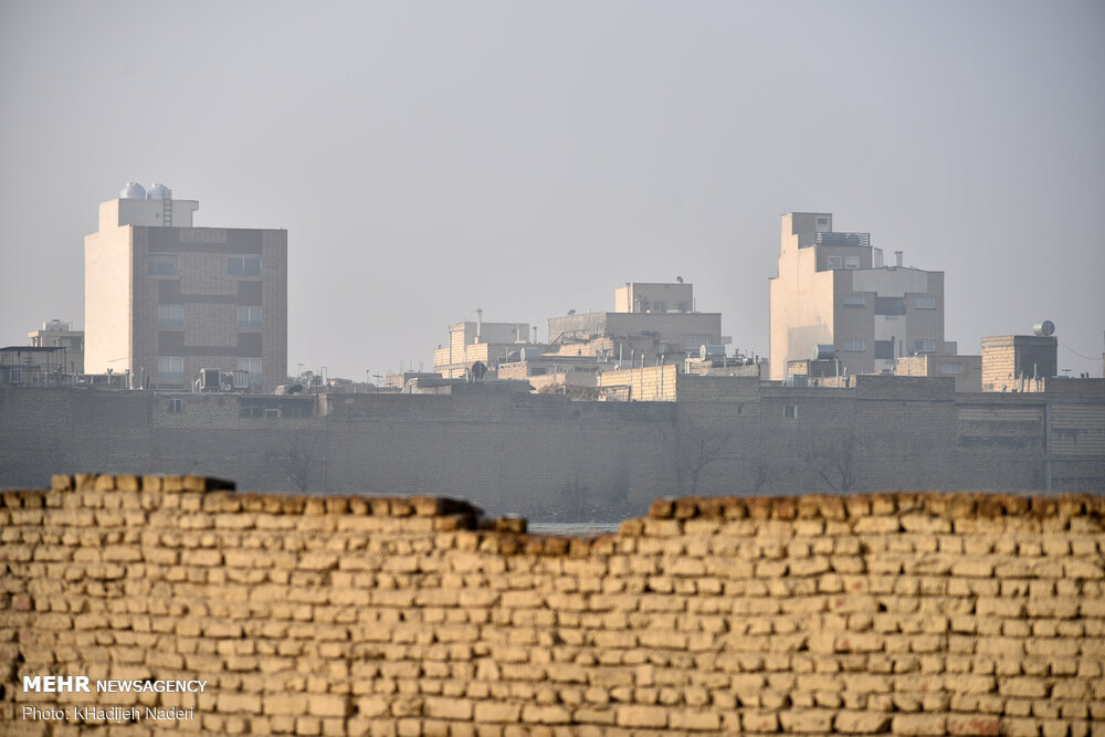 هوای اصفهان برای گروه‌های حساس ناسالم است/ شاخص ۱۴۷