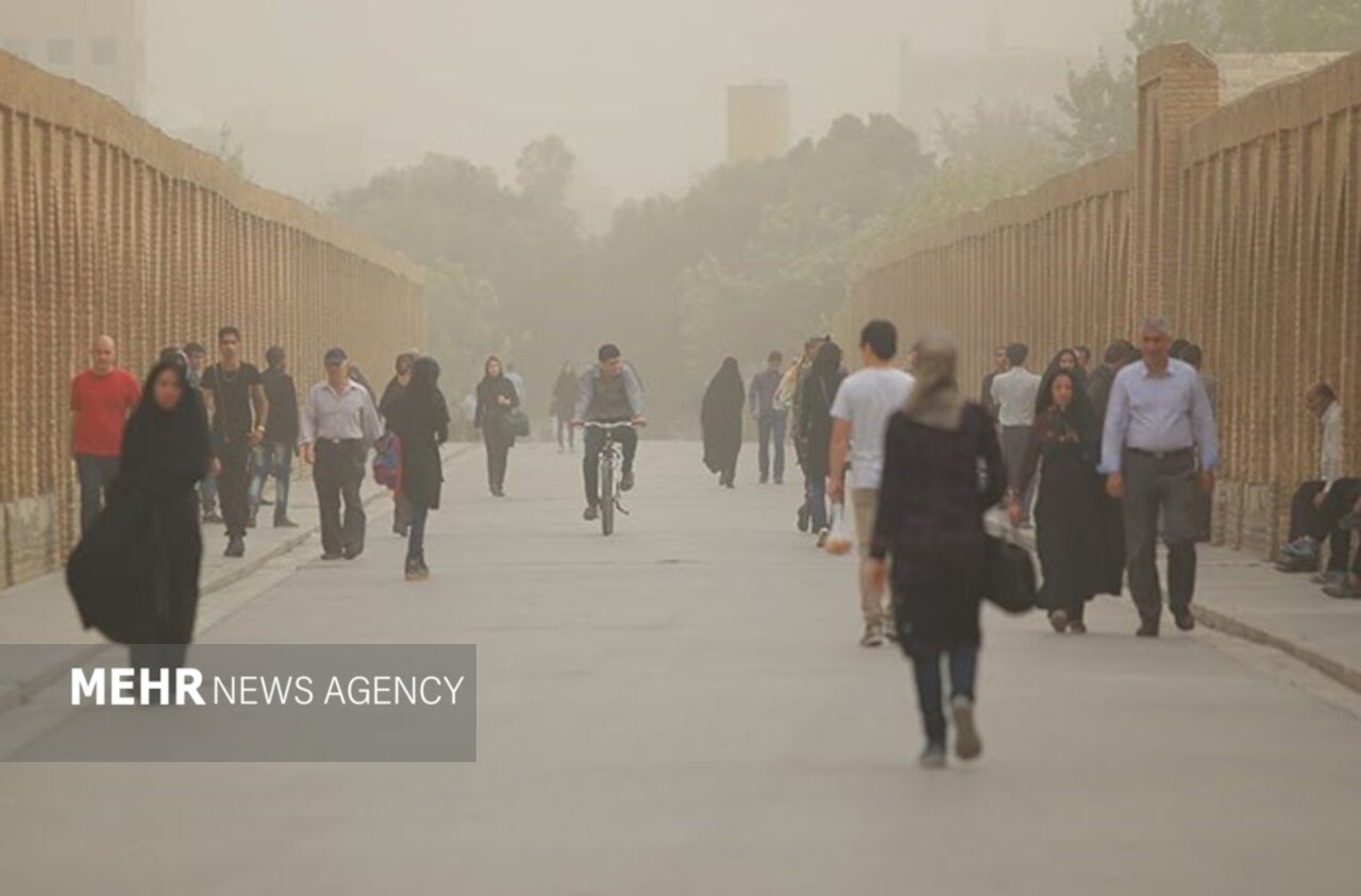 هوای اصفهان غبارآلود میشود/ وزش باد پدیده غالب مناطق استان