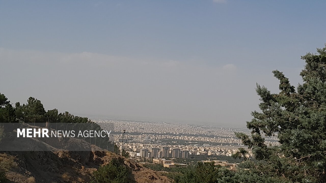 هوای اصفهان و خمینی شهر آلوده است/ شاخص ۴ شهر بر مدار
زرد