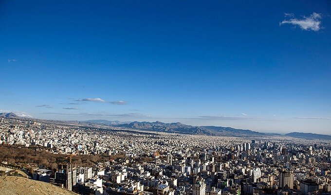 هوای تهران در شرایط مطلوب قرار دارد/ غلظت یافتن دی اکسید گوگرد