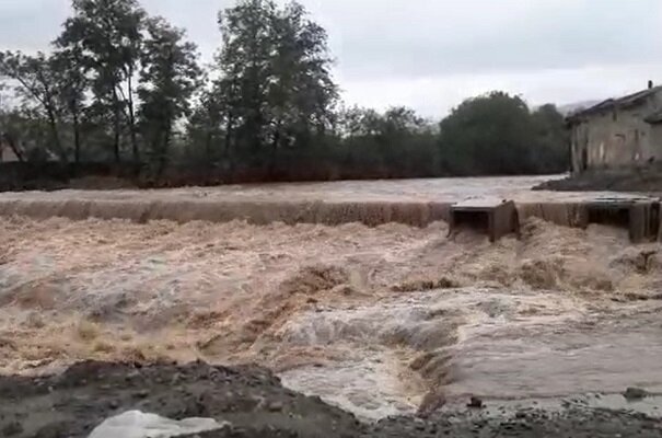 هوای شمال آذربایجان غربی بارانی شد/احتمال طغیان مسیل
ها