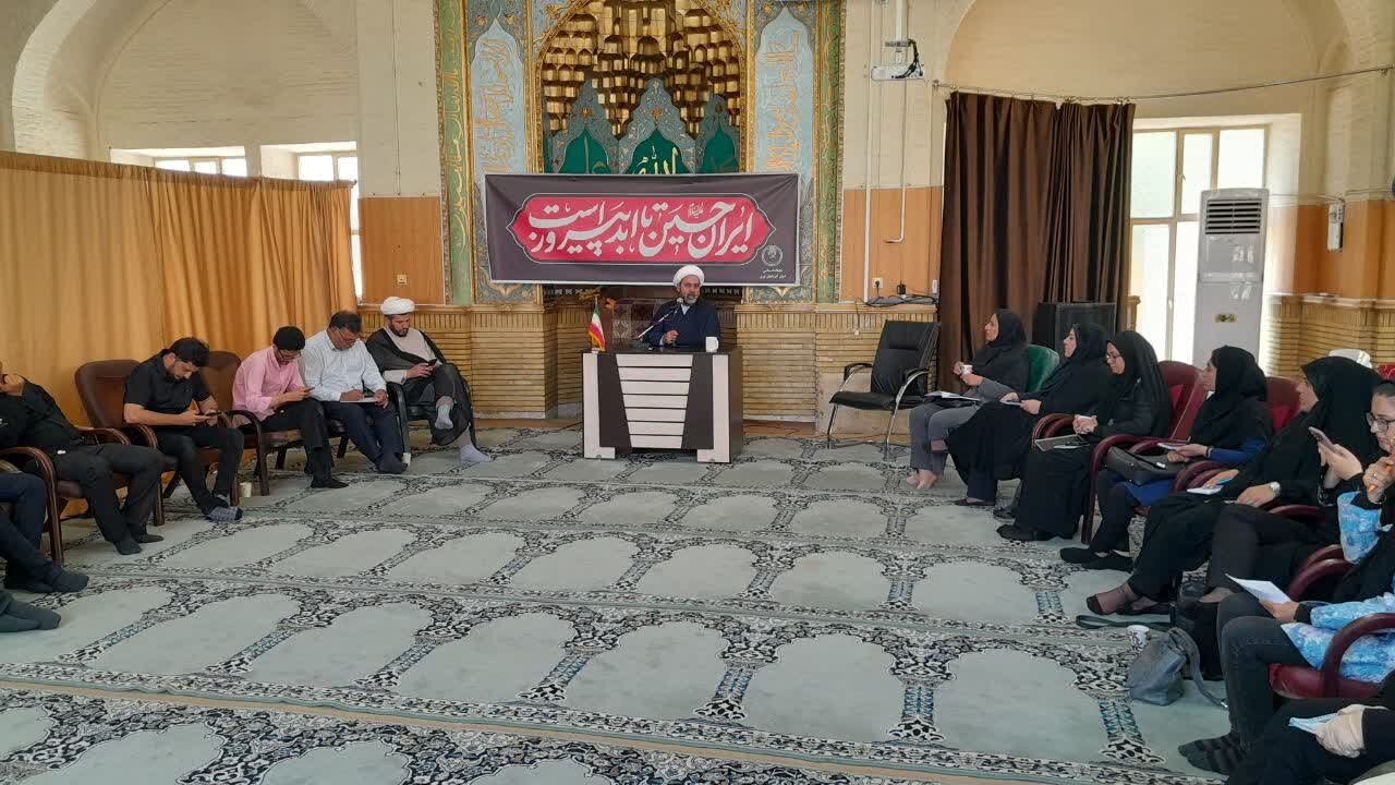 هویت ایرانی – اسلامی در جامعه تقویت شود