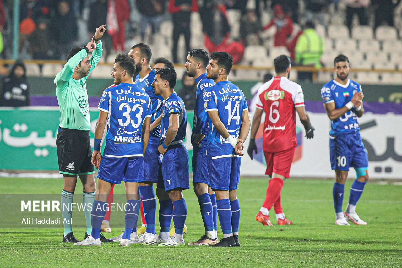 هیچ الزامی برای حضور داور زن نداشتیم/ داوران دربی انتخاب شده‌اند