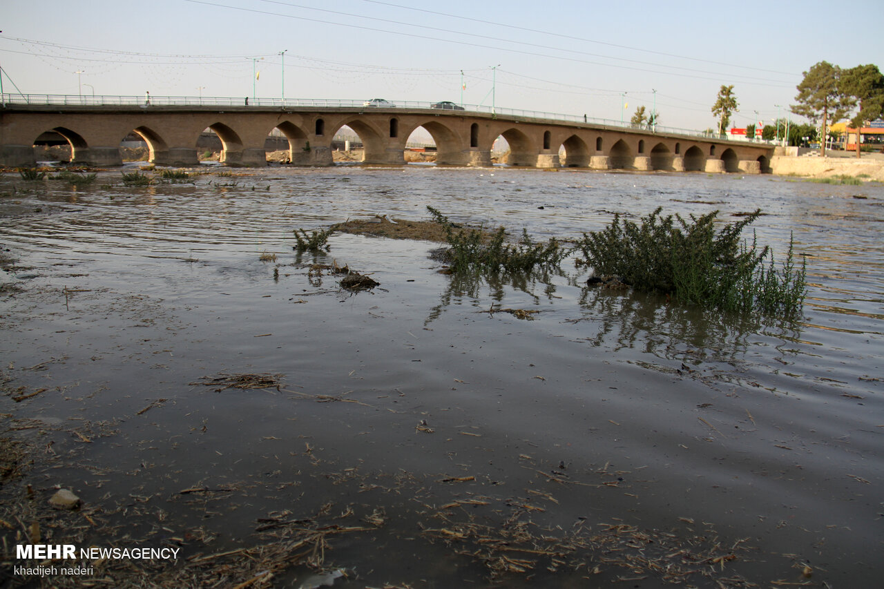 هیچ چیز از ابتدا تا انتهای مسیر زاینده رود شفاف نیست