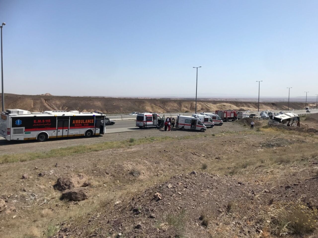 واژگونی اتوبوس در اتوبان قم – تهران/ یک نفرفوت و ۵ نفر مصدوم شدند