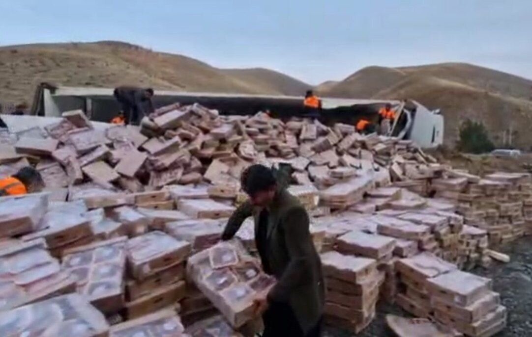 واژگونی کشنده یخچالدار در محور سنندج – کامیاران