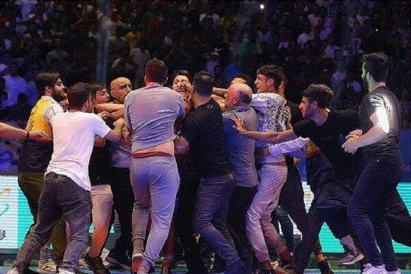 واکنش فدراسیون کشتی به هجوم تماشاگران به سمت حسن یزدانی